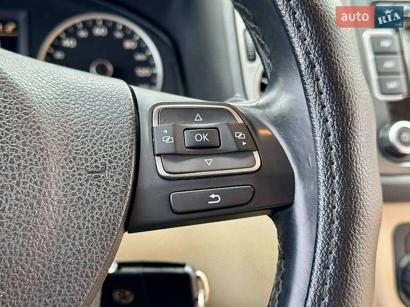 Внедорожник / Кроссовер Volkswagen Tiguan 2010 в Киеве
