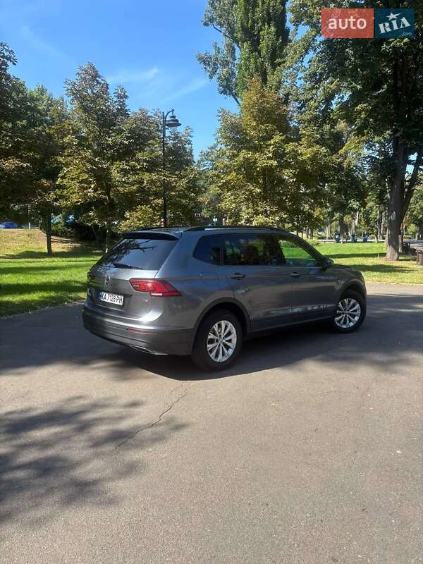 Внедорожник / Кроссовер Volkswagen Tiguan 2017 в Киеве