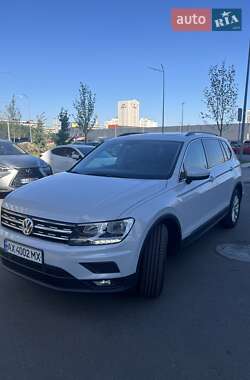 Позашляховик / Кросовер Volkswagen Tiguan 2017 в Києві