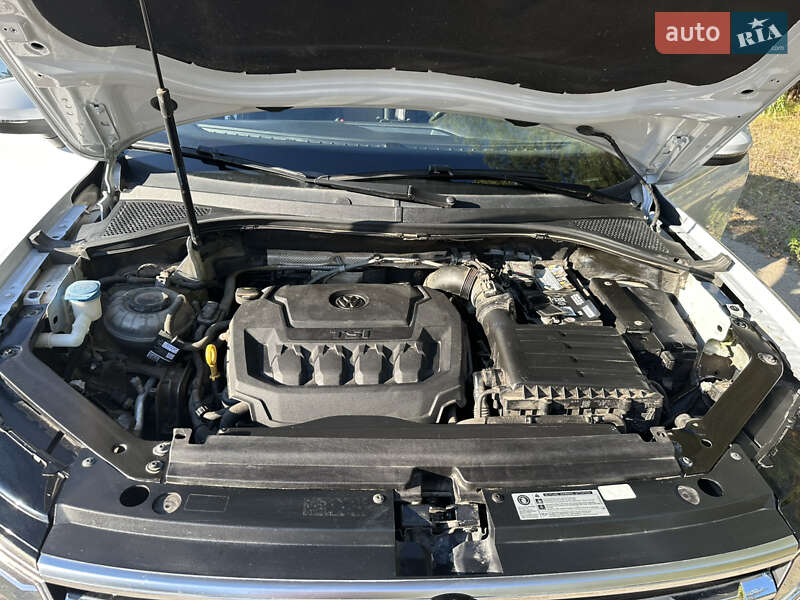 Внедорожник / Кроссовер Volkswagen Tiguan 2017 в Ахтырке