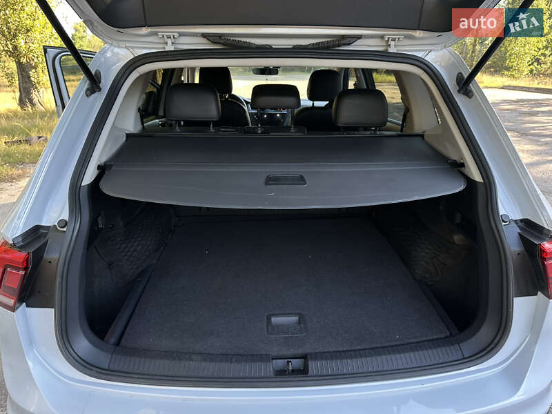 Внедорожник / Кроссовер Volkswagen Tiguan 2017 в Ахтырке