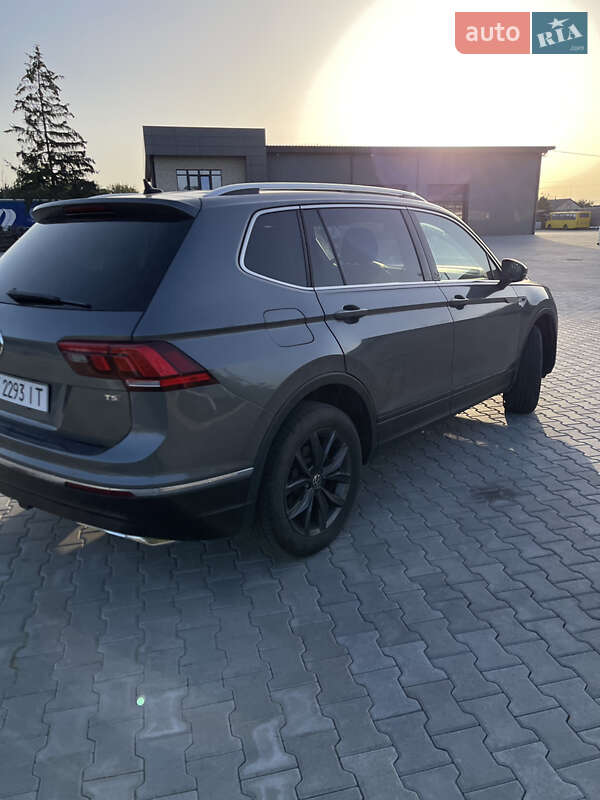 Внедорожник / Кроссовер Volkswagen Tiguan 2022 в Сарнах