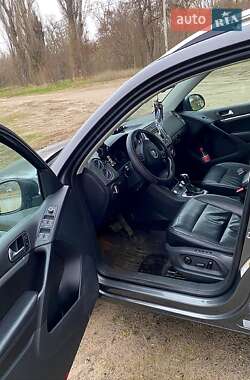 Внедорожник / Кроссовер Volkswagen Tiguan 2012 в 