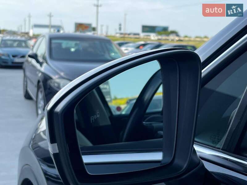 Позашляховик / Кросовер Volkswagen Tiguan 2018 в Львові