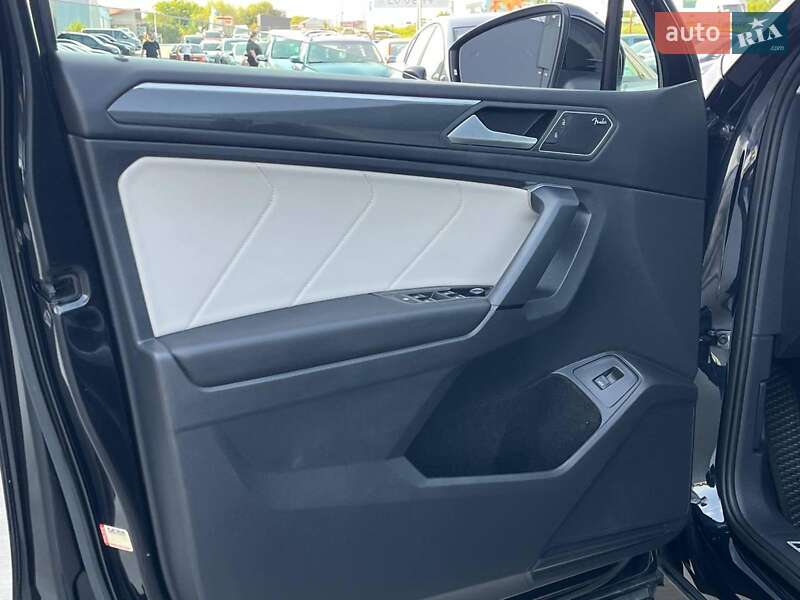 Позашляховик / Кросовер Volkswagen Tiguan 2018 в Львові