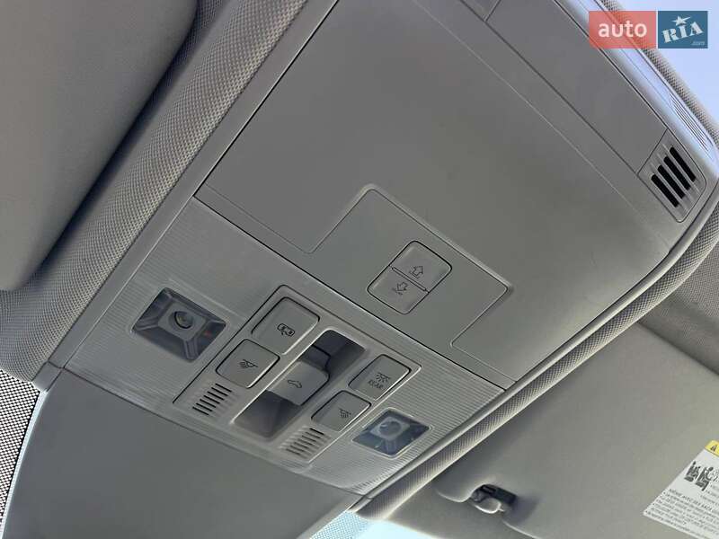 Позашляховик / Кросовер Volkswagen Tiguan 2018 в Львові