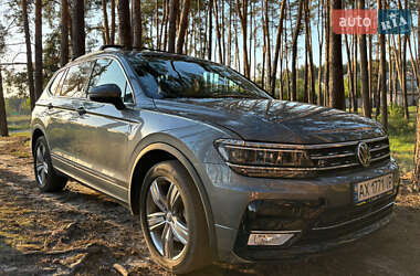 Позашляховик / Кросовер Volkswagen Tiguan 2017 в Харкові