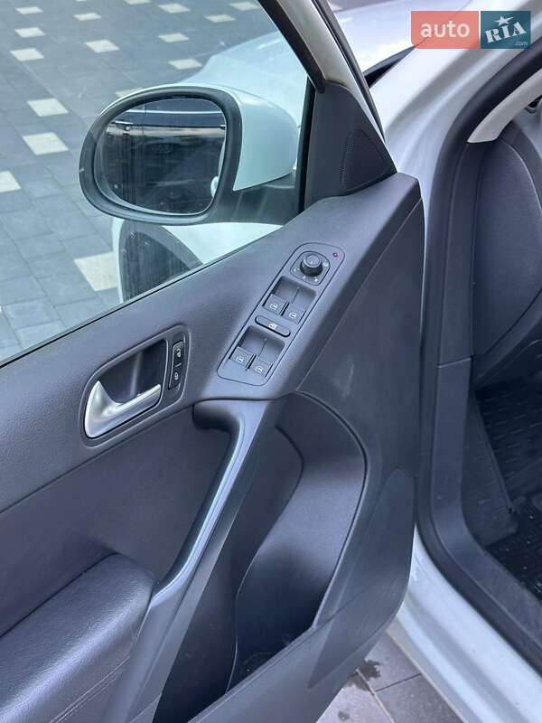 Внедорожник / Кроссовер Volkswagen Tiguan 2016 в Тернополе