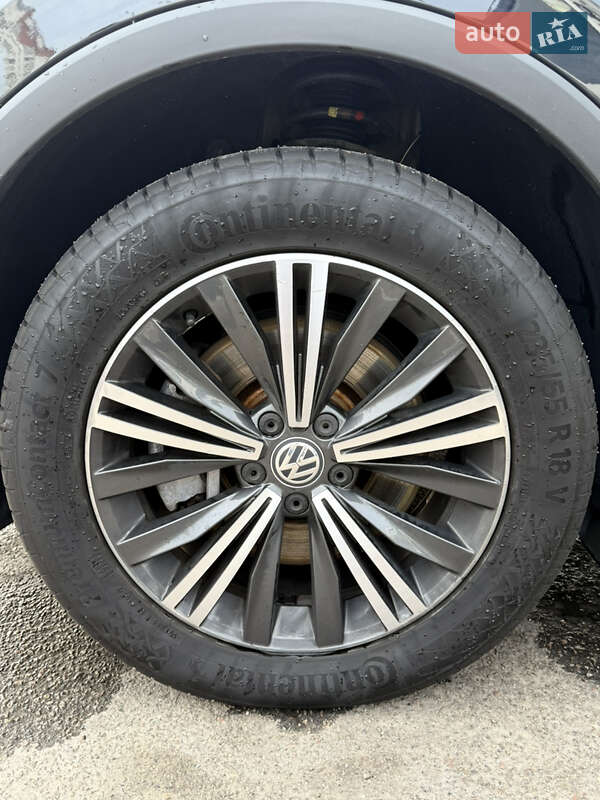 Позашляховик / Кросовер Volkswagen Tiguan 2019 в Києві фото 32 Позашляховик / Кросовер Volkswagen Tiguan 2019 в Києві