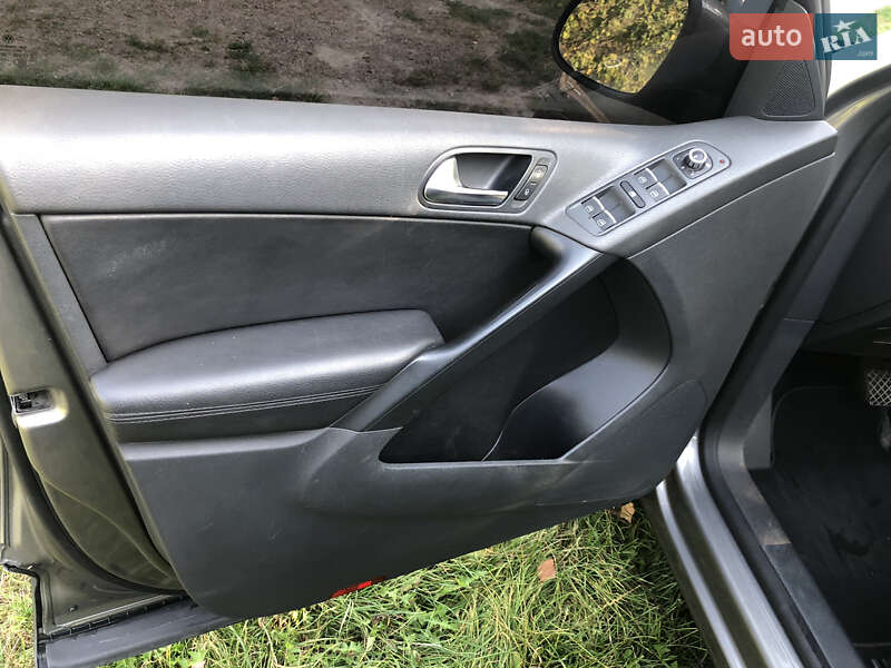 Позашляховик / Кросовер Volkswagen Tiguan 2010 в Коростені