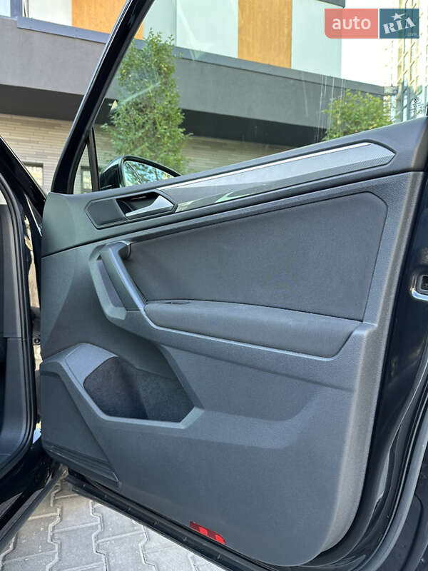 Внедорожник / Кроссовер Volkswagen Tiguan 2018 в Киеве