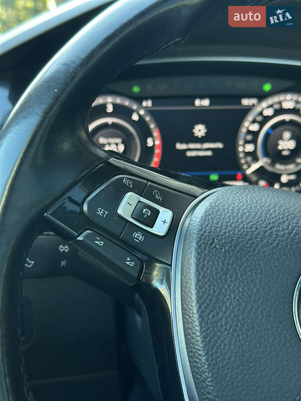 Внедорожник / Кроссовер Volkswagen Tiguan 2018 в Киеве