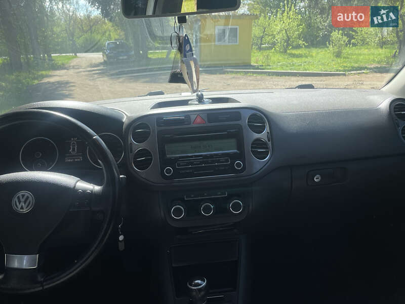 Внедорожник / Кроссовер Volkswagen Tiguan 2010 в Городенке