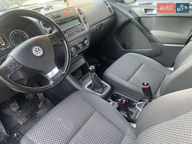 Внедорожник / Кроссовер Volkswagen Tiguan 2010 в Городенке
