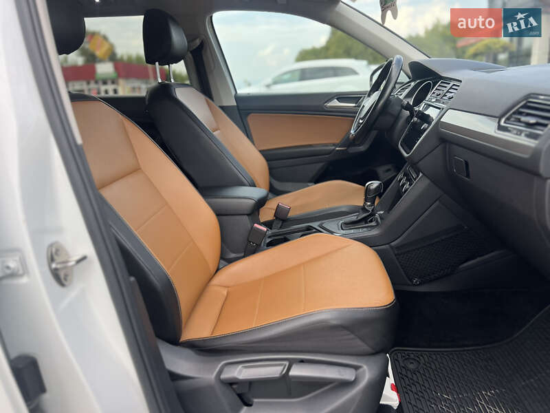 Внедорожник / Кроссовер Volkswagen Tiguan 2017 в Ужгороде