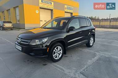 Позашляховик / Кросовер Volkswagen Tiguan 2015 в Звягелі