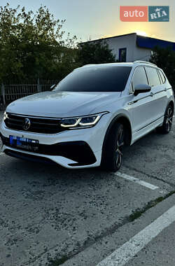 Внедорожник / Кроссовер Volkswagen Tiguan 2023 в Южноукраинске