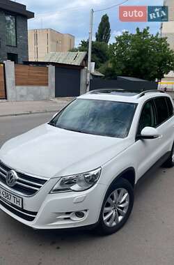 Внедорожник / Кроссовер Volkswagen Tiguan 2011 в Киеве