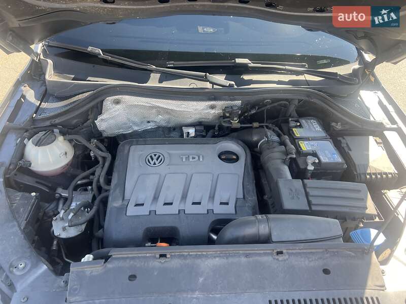 Внедорожник / Кроссовер Volkswagen Tiguan 2012 в Киеве