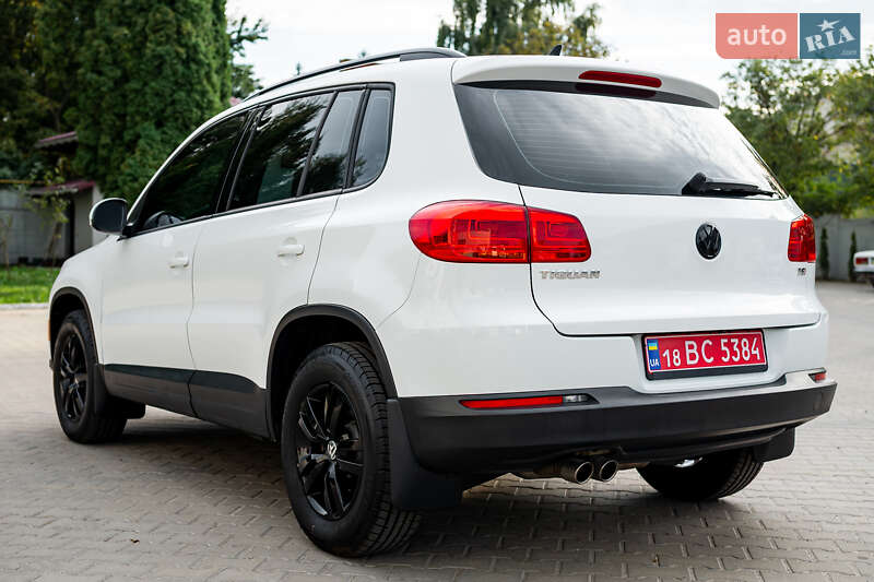 Внедорожник / Кроссовер Volkswagen Tiguan 2016 в Киеве