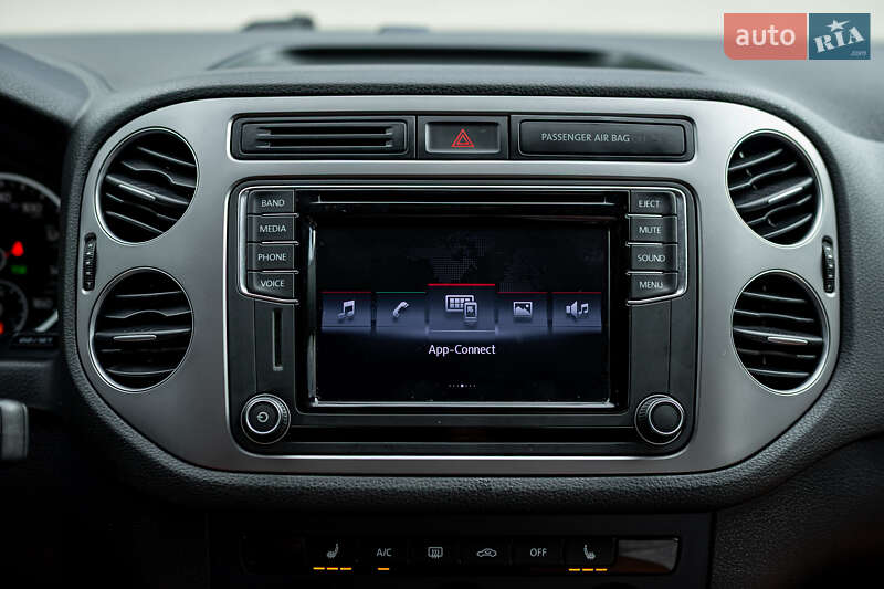 Внедорожник / Кроссовер Volkswagen Tiguan 2016 в Киеве