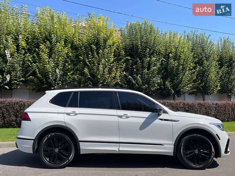 Внедорожник / Кроссовер Volkswagen Tiguan 2022 в Днепре