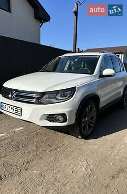 Позашляховик / Кросовер Volkswagen Tiguan 2016 в Києві