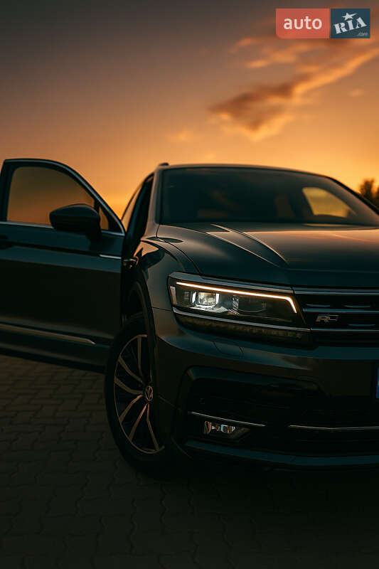 Внедорожник / Кроссовер Volkswagen Tiguan 2019 в Хмельницком