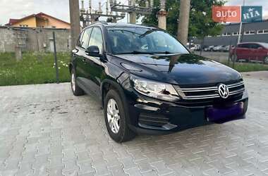 Позашляховик / Кросовер Volkswagen Tiguan 2016 в Чернівцях