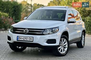 Позашляховик / Кросовер Volkswagen Tiguan 2016 в Одесі