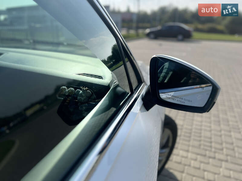 Внедорожник / Кроссовер Volkswagen Tiguan 2018 в Львове