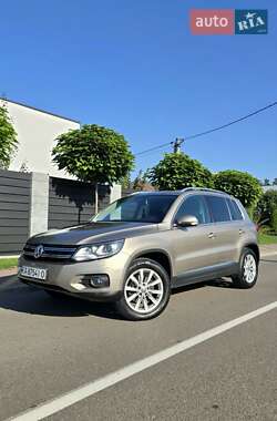 Позашляховик / Кросовер Volkswagen Tiguan 2014 в Києві