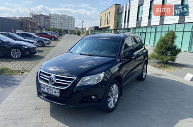 Внедорожник / Кроссовер Volkswagen Tiguan 2011 в Хмельницком