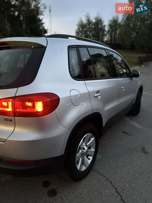 Внедорожник / Кроссовер Volkswagen Tiguan 2011 в Ровно