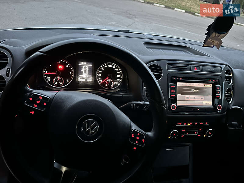Внедорожник / Кроссовер Volkswagen Tiguan 2011 в Ровно