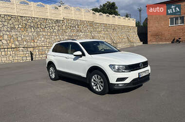 Внедорожник / Кроссовер Volkswagen Tiguan 2017 в Могилев-Подольске