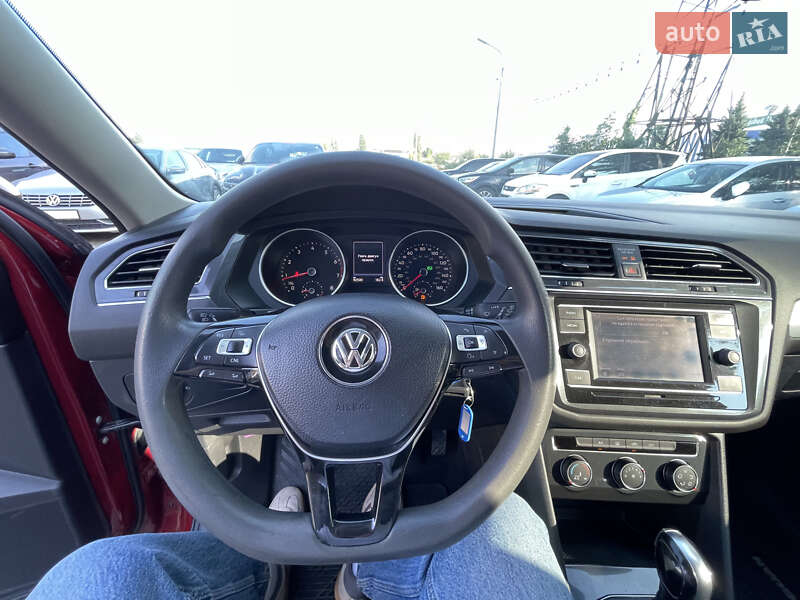 Внедорожник / Кроссовер Volkswagen Tiguan 2018 в Львове