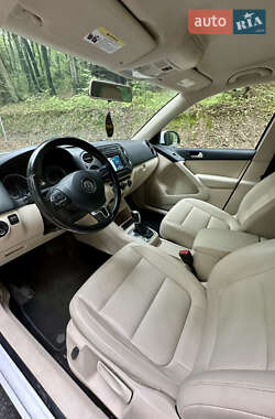Внедорожник / Кроссовер Volkswagen Tiguan 2013 в 