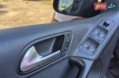 Внедорожник / Кроссовер Volkswagen Tiguan 2015 в 