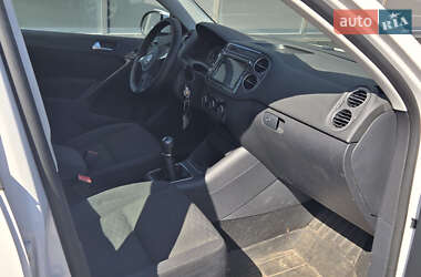 Внедорожник / Кроссовер Volkswagen Tiguan 2011 в 