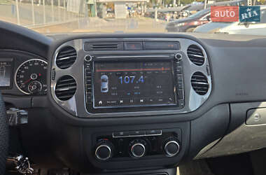 Внедорожник / Кроссовер Volkswagen Tiguan 2011 в 