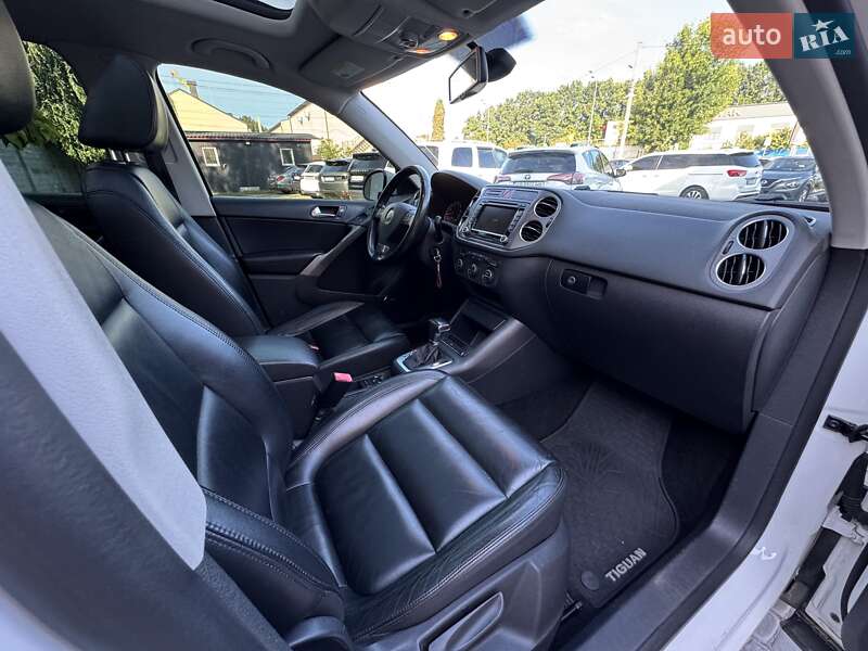 Внедорожник / Кроссовер Volkswagen Tiguan 2009 в Виннице