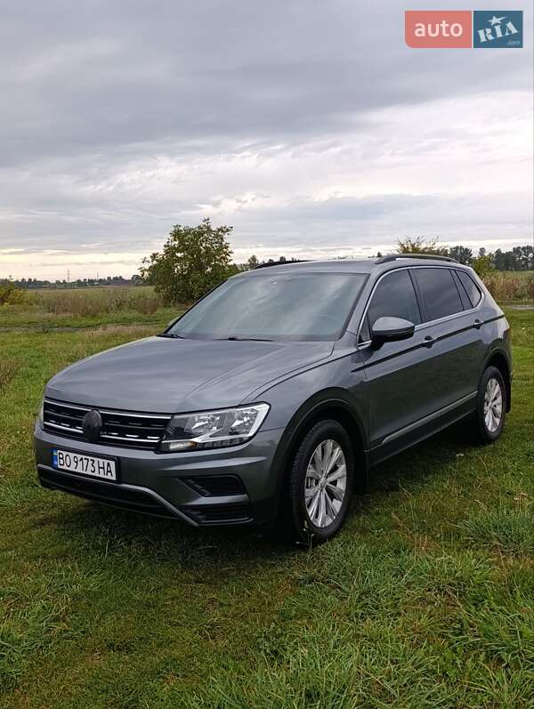 Внедорожник / Кроссовер Volkswagen Tiguan 2018 в Лановцах