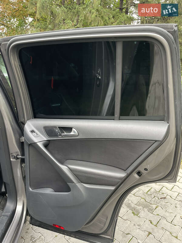 Внедорожник / Кроссовер Volkswagen Tiguan 2010 в Черновцах