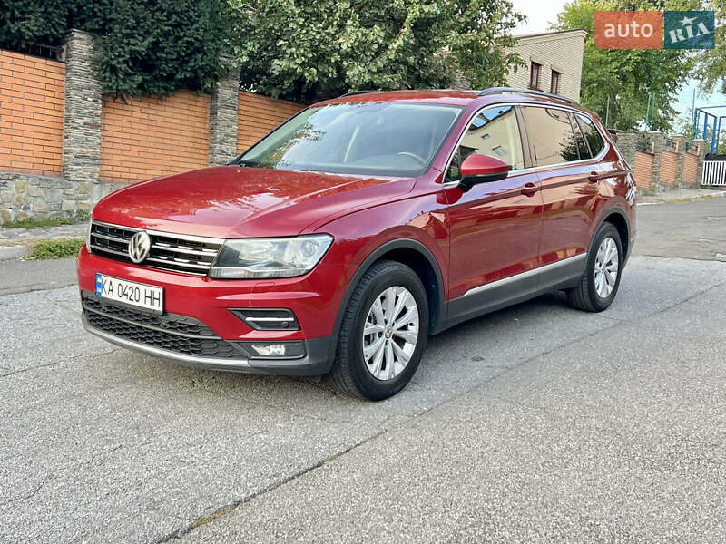 Позашляховик / Кросовер Volkswagen Tiguan 2017 в Києві