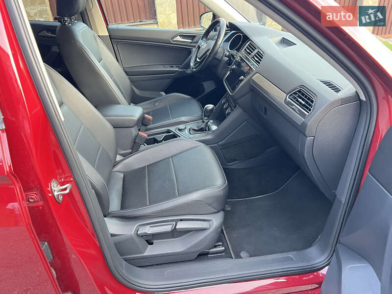 Позашляховик / Кросовер Volkswagen Tiguan 2017 в Києві