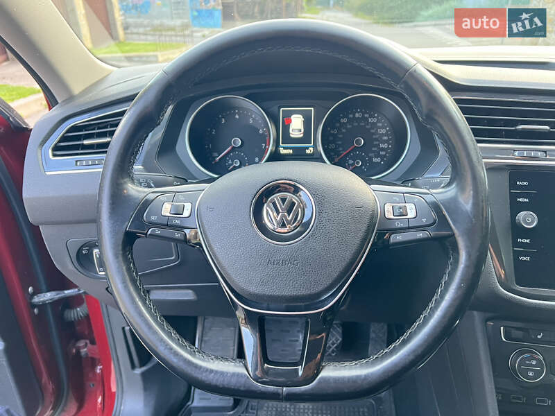Позашляховик / Кросовер Volkswagen Tiguan 2017 в Києві