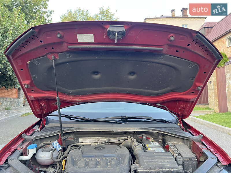 Позашляховик / Кросовер Volkswagen Tiguan 2017 в Києві