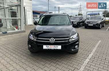 Позашляховик / Кросовер Volkswagen Tiguan 2016 в Чернівцях