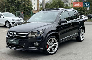 Внедорожник / Кроссовер Volkswagen Tiguan 2015 в Черновцах